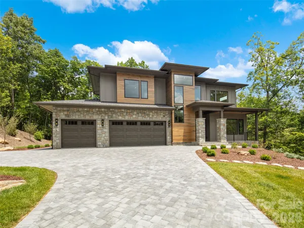 $1,775,000 | 163 Stonefly Drive, Horse Shoe, NC 28742