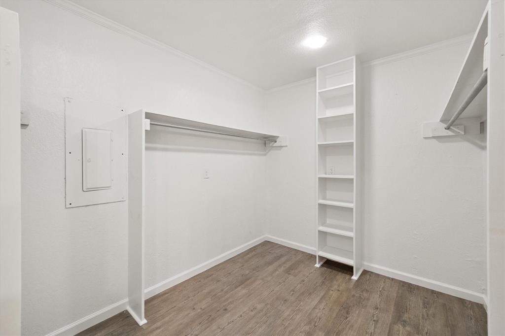 1009 North Spikes Road Corsicana, TX 75110 - Photo 9 of 31 a view of an empty walk in closet
