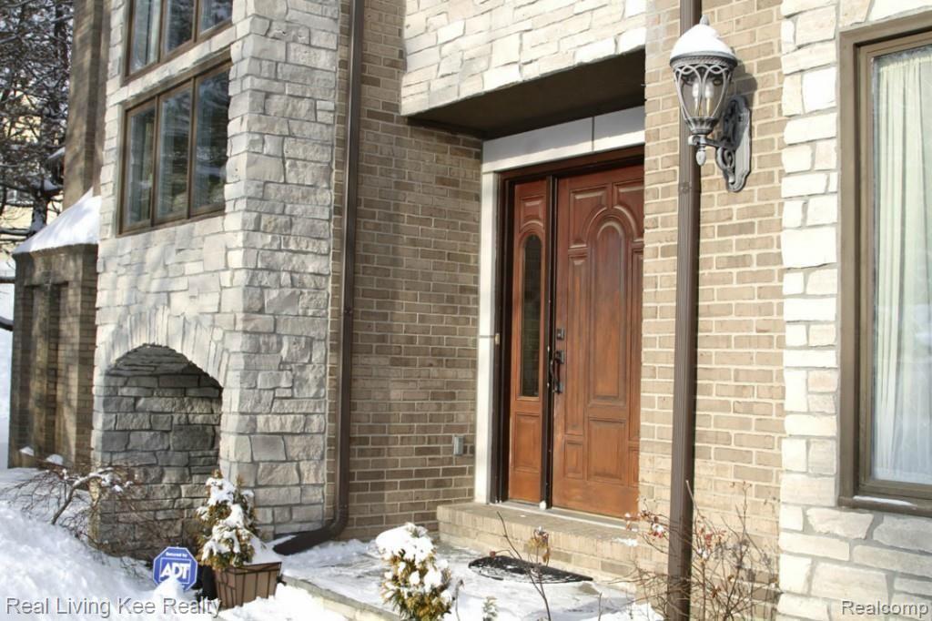 4715 Forest Ridge Court Rochester, MI 48306 - Photo 3 of 43 Front Door (3).jpg