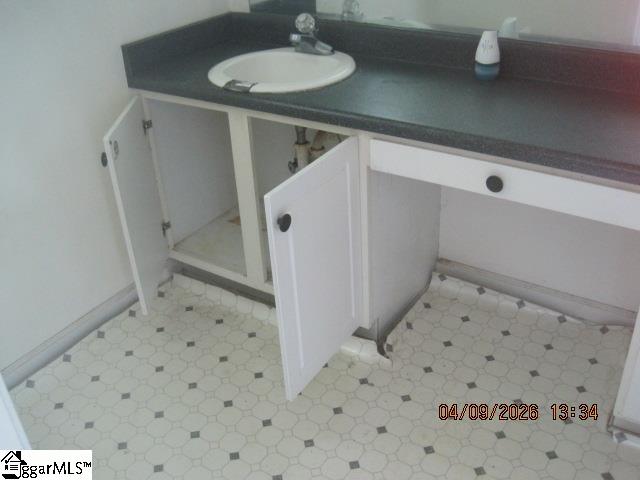 419 Switzer Green Pond Road Woodruff, SC 29388 - Photo 7 of 10