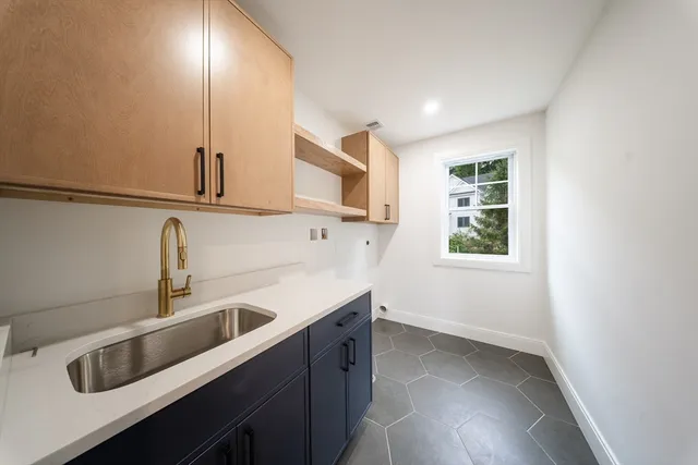 $1,425,000 | 2 Spring Meadow Drive, Southborough, MA 01772