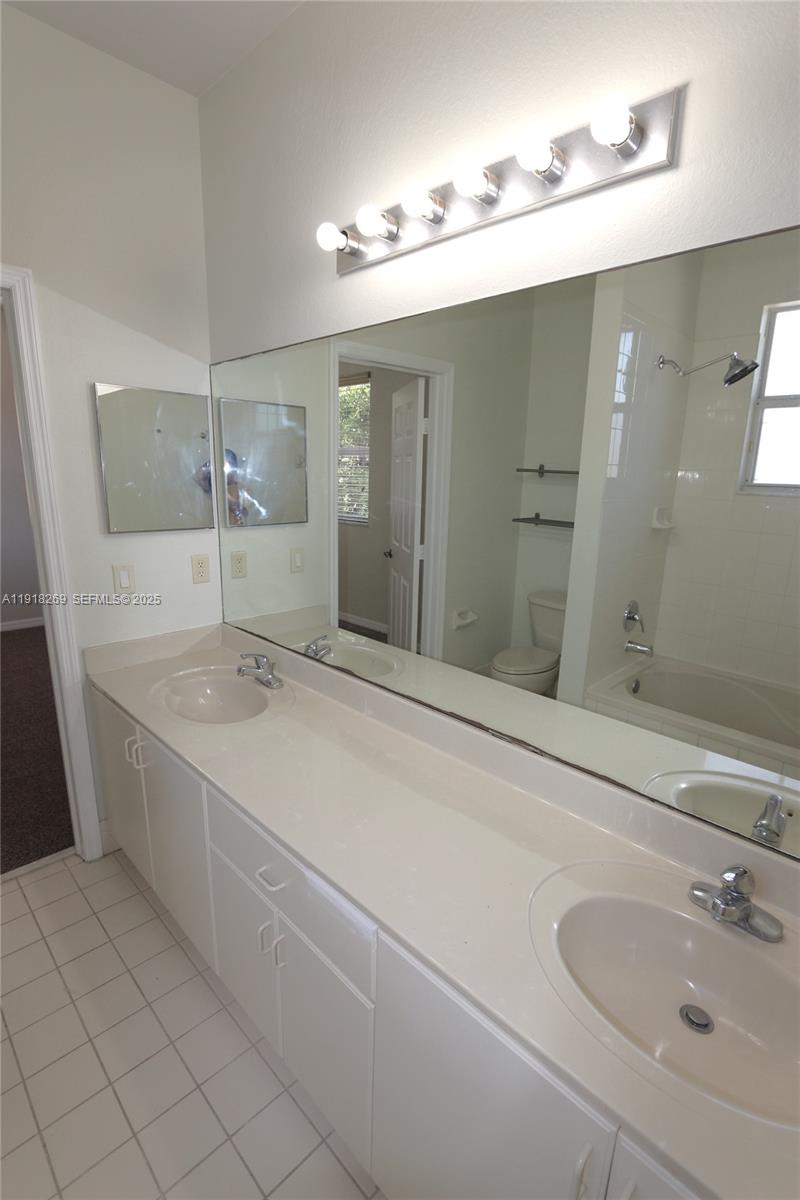 15276 Southwest 88th Terrace Miami, FL 33196 - Photo 24 of 32