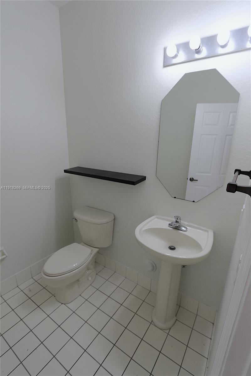 15276 Southwest 88th Terrace Miami, FL 33196 - Photo 10 of 32