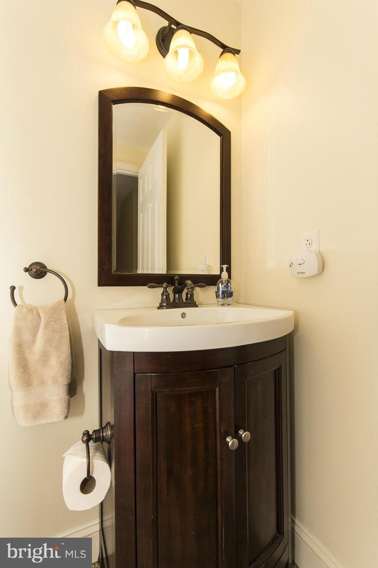 10882 Sandringham Road Cockeysville, MD 21030 - Photo 19 of 30 Bath