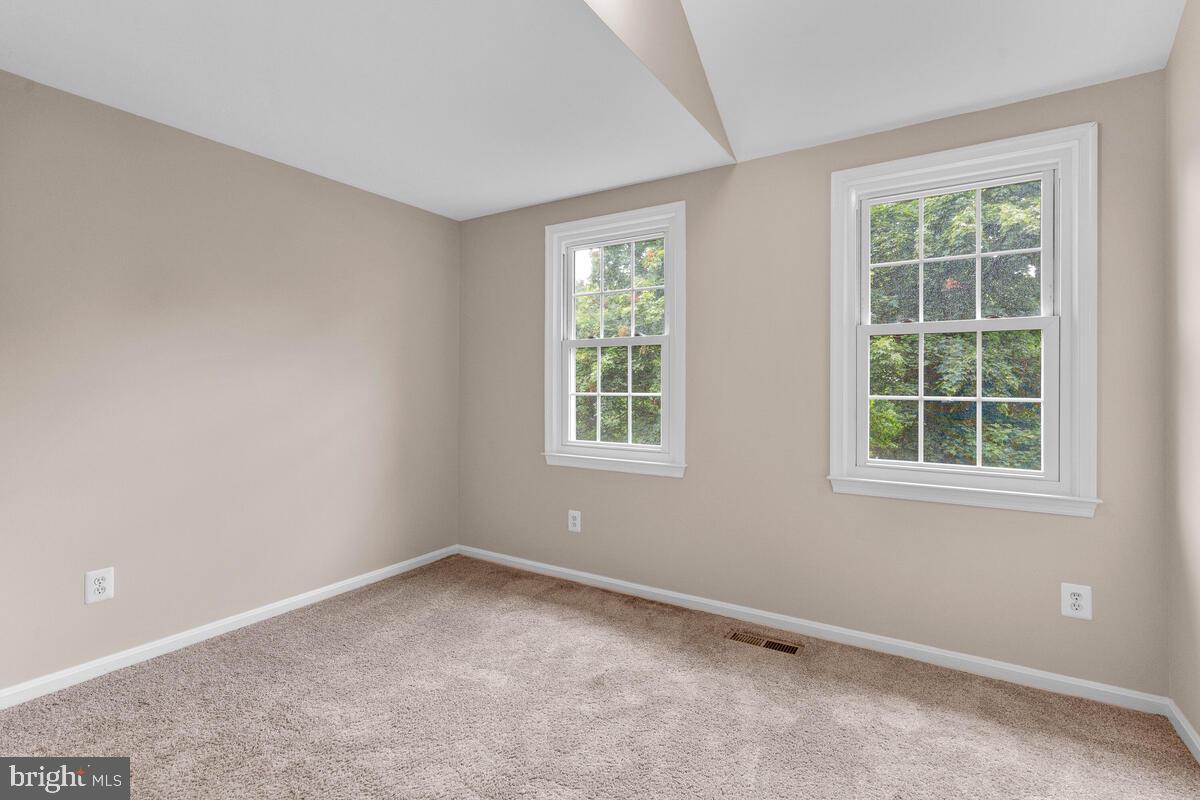 9516 Dunbrook Court Gaithersburg, MD 20886 - Photo 16 of 29