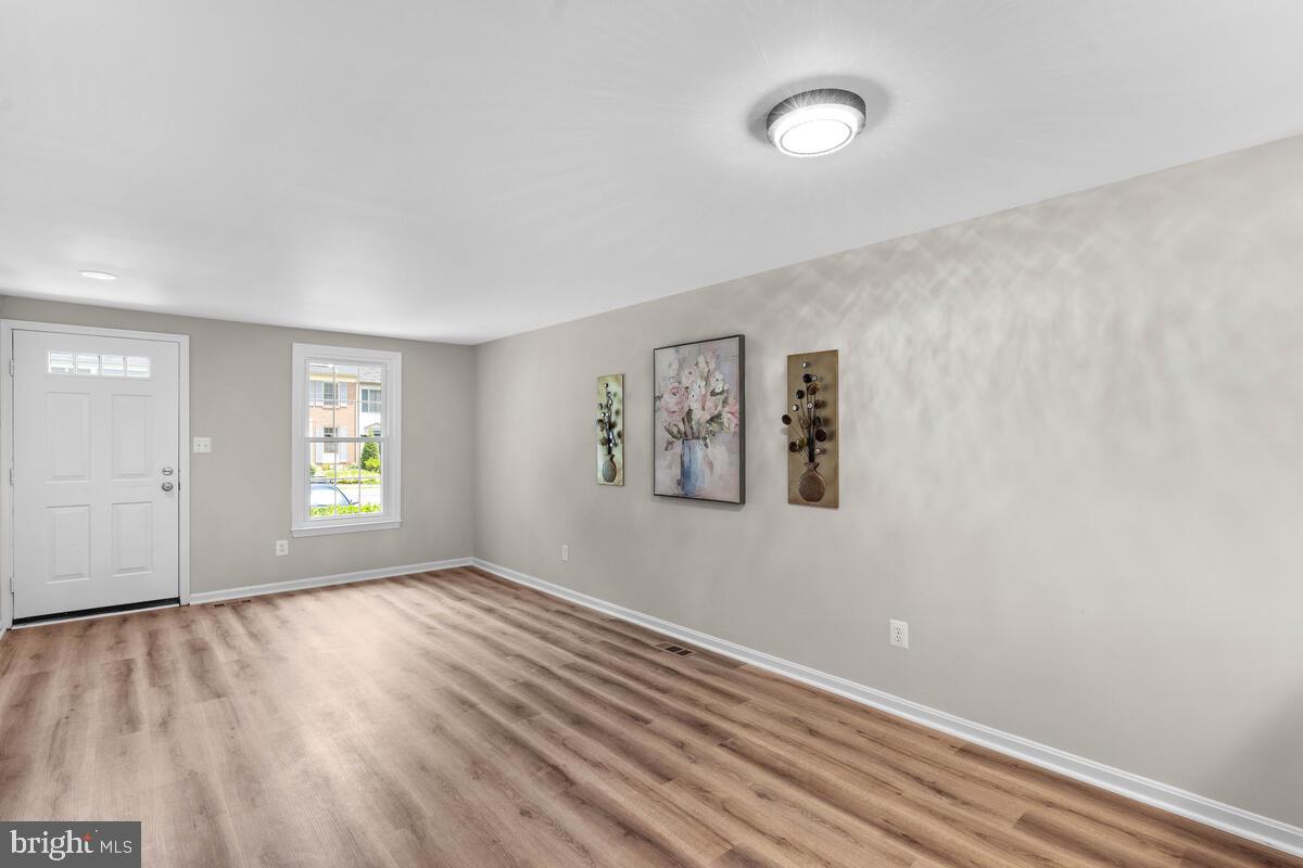 9516 Dunbrook Court Gaithersburg, MD 20886 - Photo 4 of 29