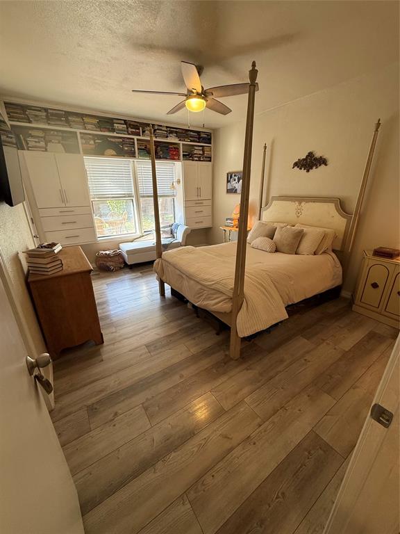 5616 Preston Oaks Road, Unit 1605 Dallas, TX 75254 - Photo 7 of 24 The primary bedroom is a retreat and features built in storage in addition to a walk in closet.