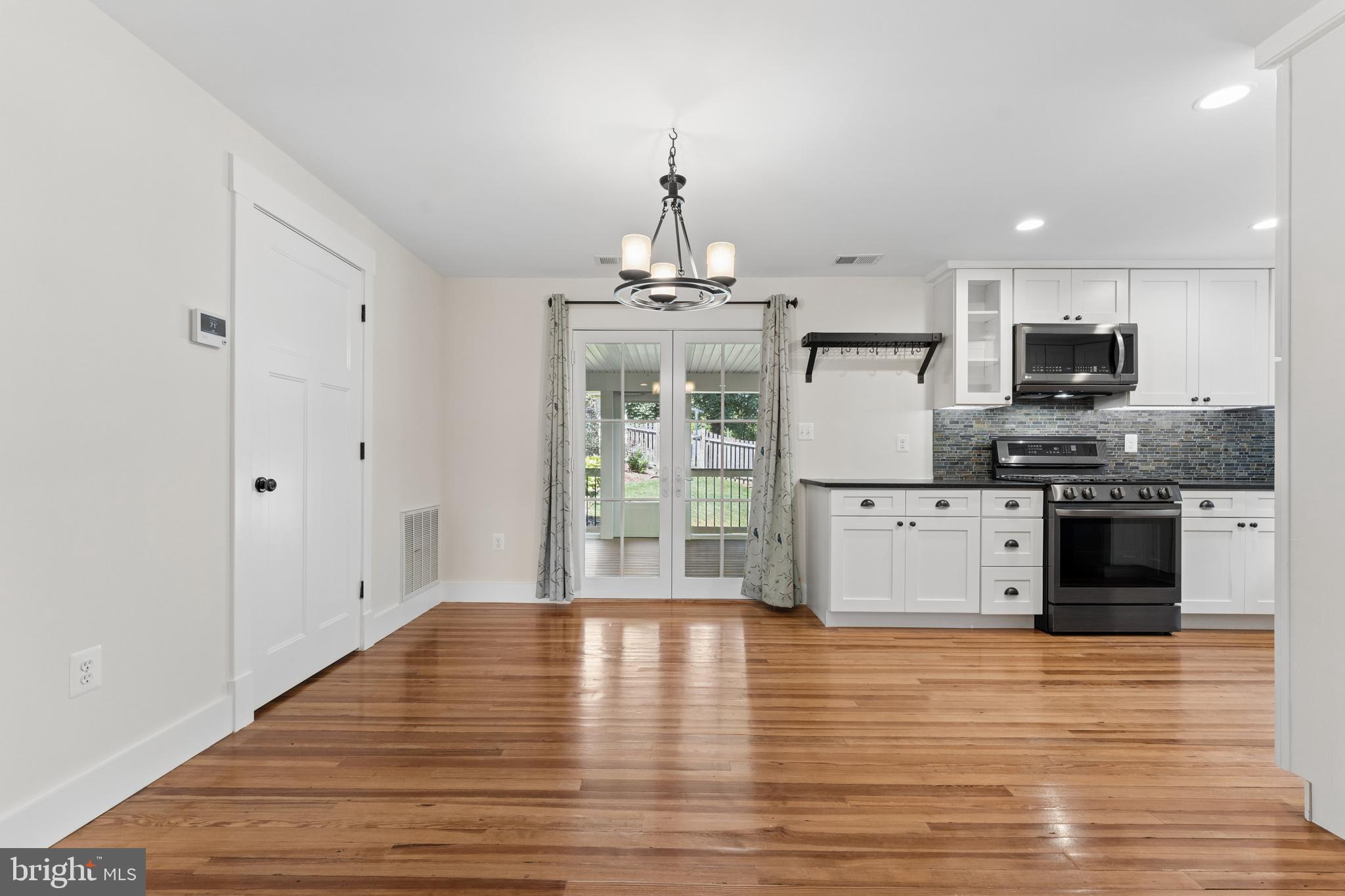 18280 Clayton Hall Road Bluemont, VA 20135 - Photo 13 of 44 Dining room