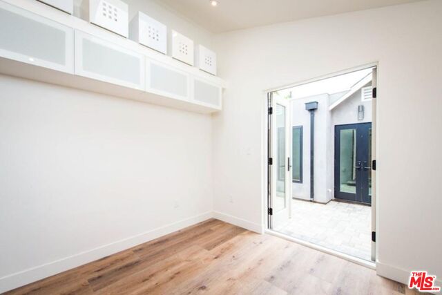 2341 Beach Avenue Venice, CA 90291 - Photo 11 of 17