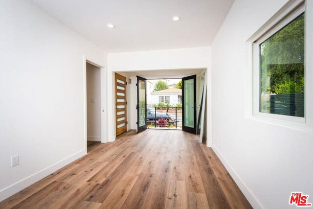 2341 Beach Avenue Venice, CA 90291 - Photo 12 of 17