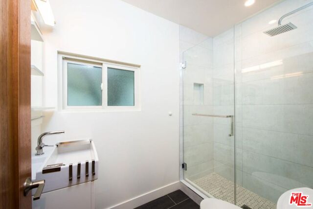 2341 Beach Avenue Venice, CA 90291 - Photo 17 of 17