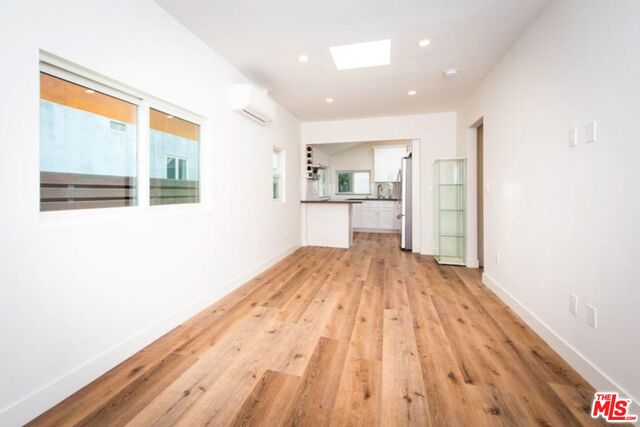 2341 Beach Avenue Venice, CA 90291 - Photo 6 of 17