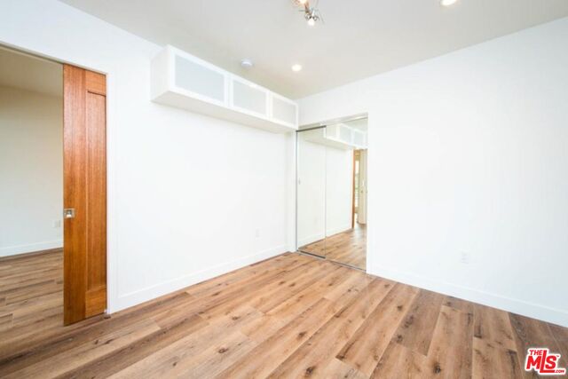 2341 Beach Avenue Venice, CA 90291 - Photo 8 of 17