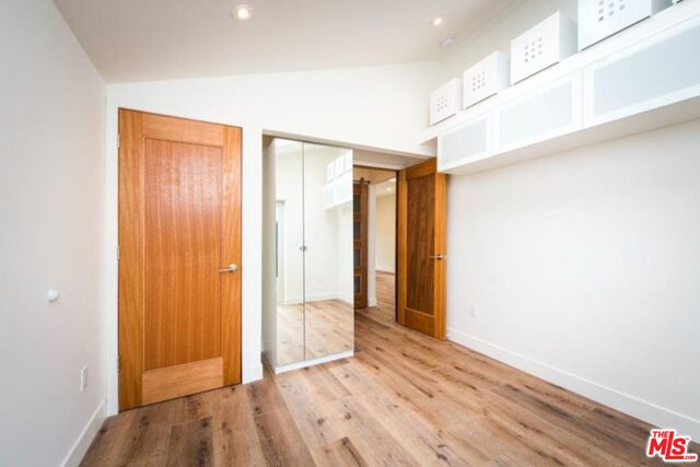 2341 Beach Avenue Venice, CA 90291 - Photo 9 of 17