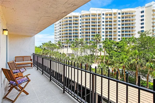 $8,000 | 1212 Benjamin Franklin Drive, Unit 303, Sarasota, FL 34236