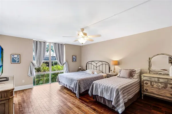 $8,000 | 1212 Benjamin Franklin Drive, Unit 303, Sarasota, FL 34236