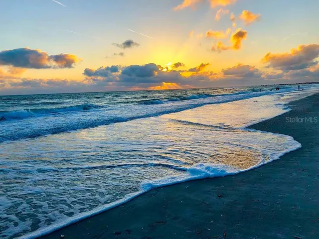 $8,000 | 1212 Benjamin Franklin Drive, Unit 303, Sarasota, FL 34236