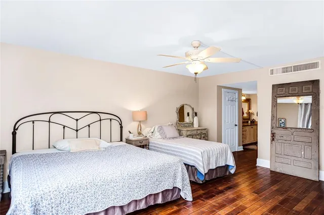 $8,000 | 1212 Benjamin Franklin Drive, Unit 303, Sarasota, FL 34236