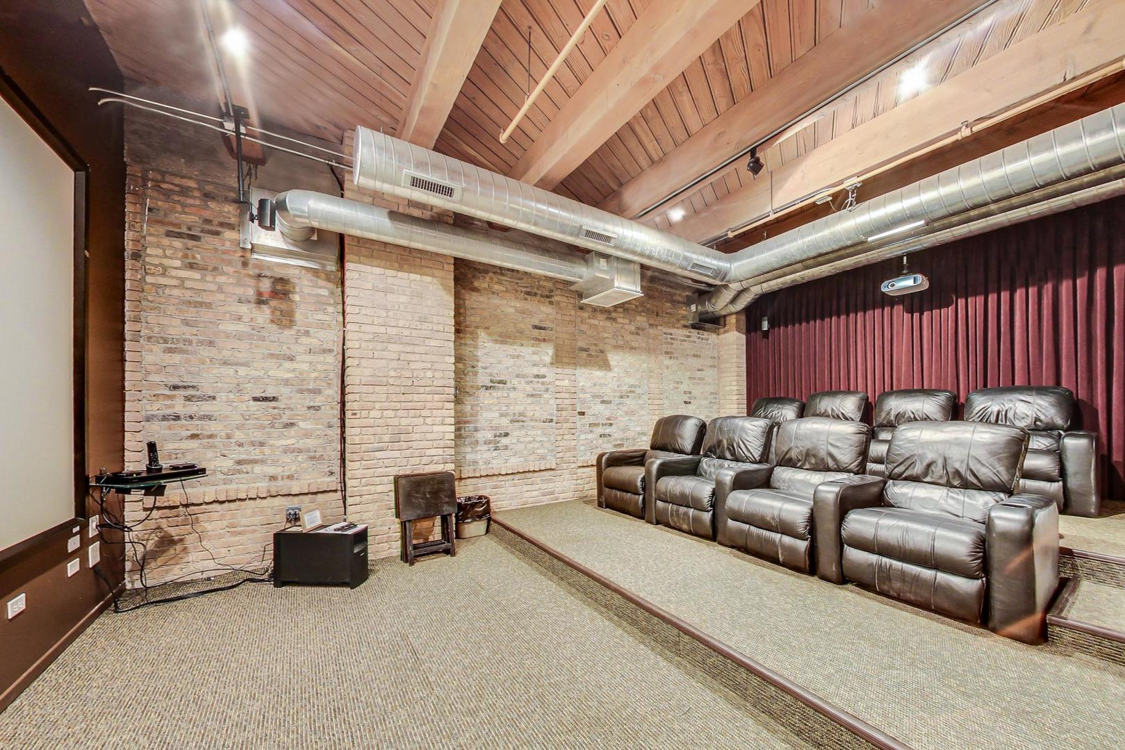 1040 West Adams Street, Unit 220 Chicago, IL 60607 - Photo 23 of 27 a living room with furniture