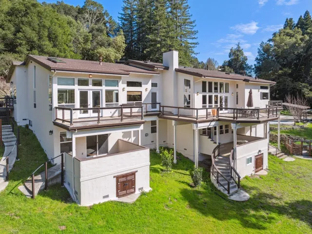 front view of house with a yard