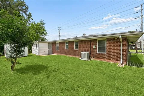 $190,000 | 4 Gretna Boulevard, Gretna, LA 70053