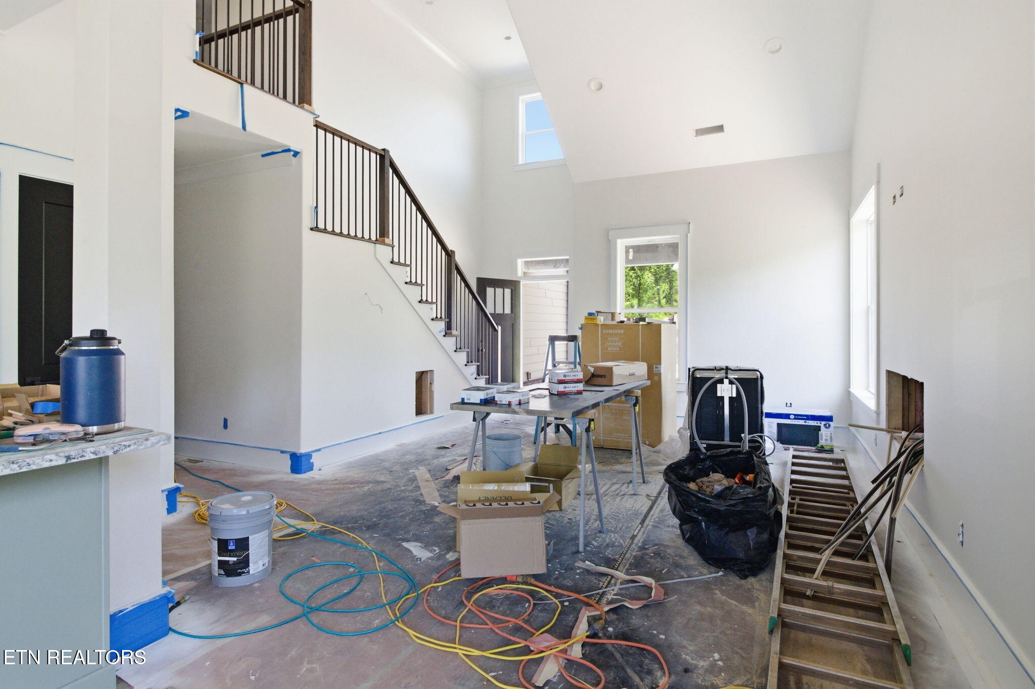 467 Laurel Road Clinton, TN 37716 - Photo 5 of 32 467 Laurel Rd_Livning Room