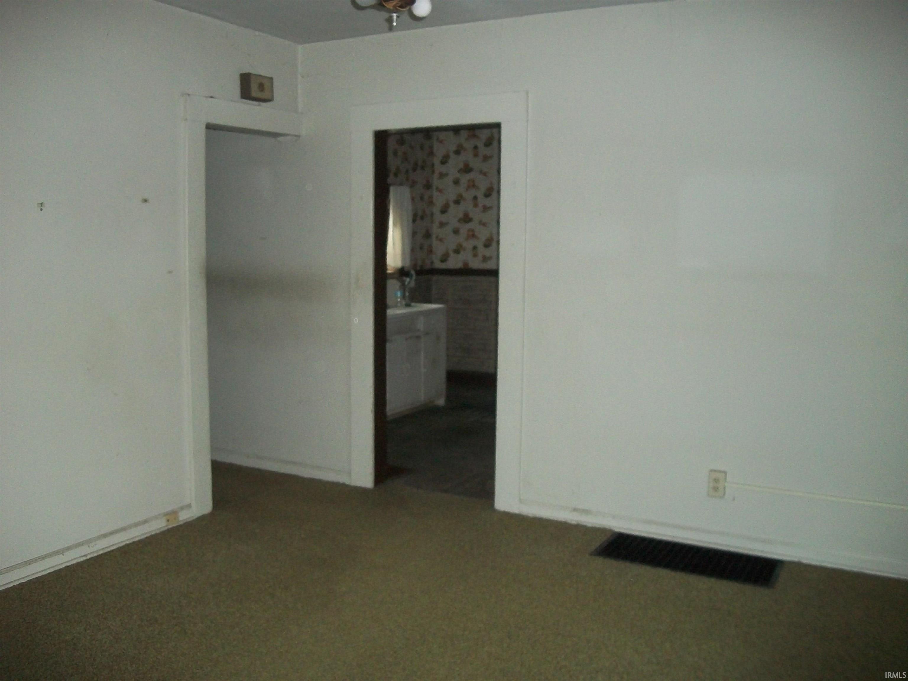 819 Reddick Street Mishawaka, IN 46544 - Photo 3 of 13