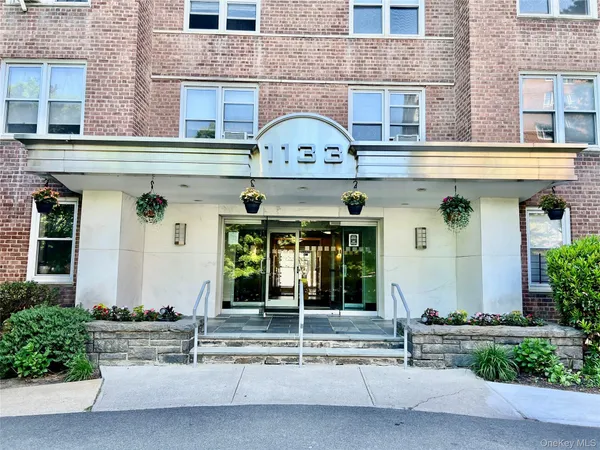 $425,000 | 1133 Midland Avenue, Unit 4B, Bronxville, NY 10708