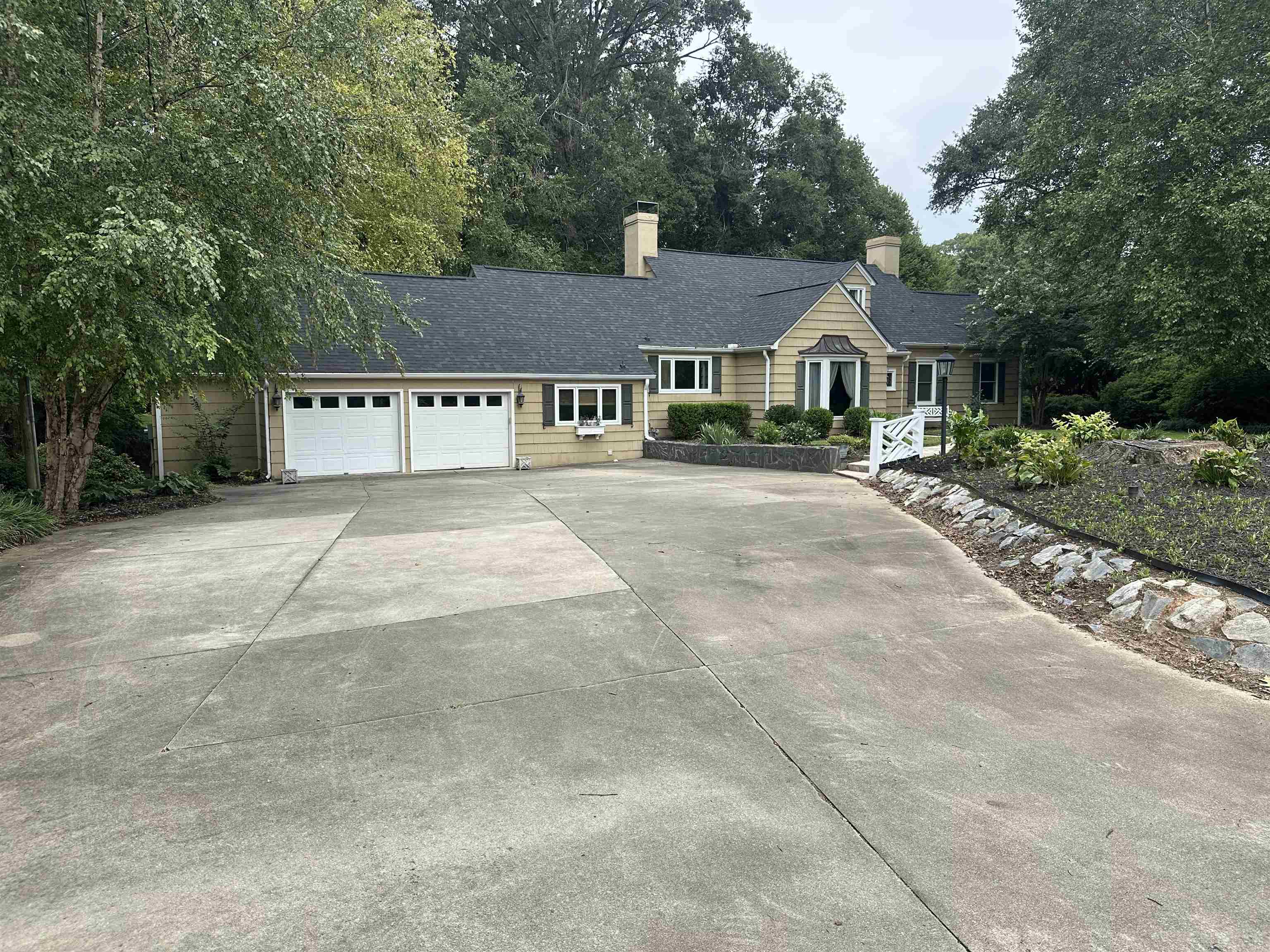 606 South Limestone Street Gaffney, SC 29340 - Photo 37 of 38