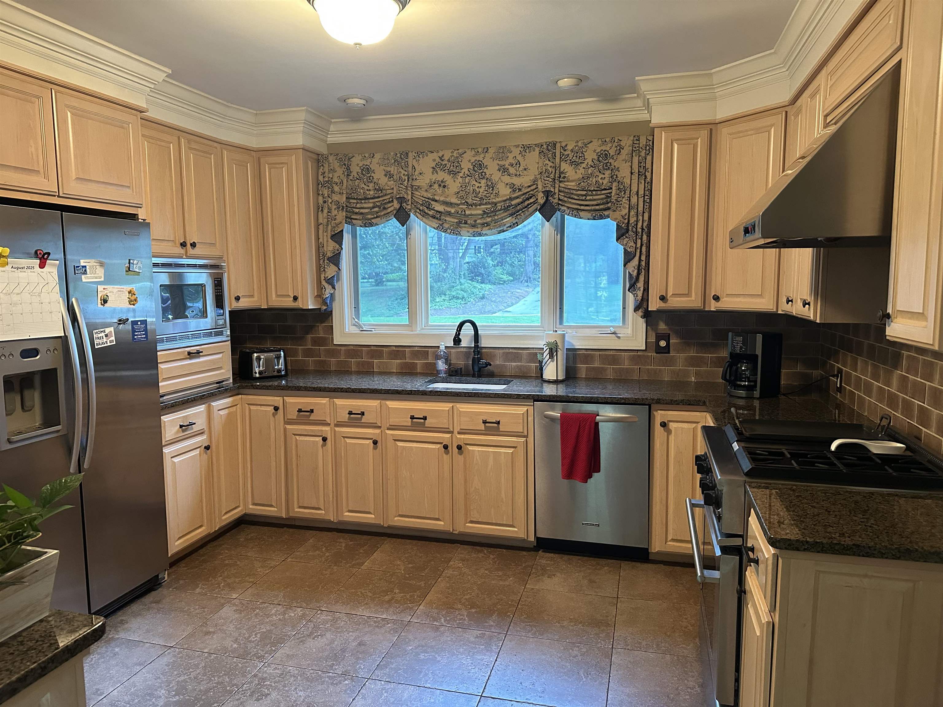 606 South Limestone Street Gaffney, SC 29340 - Photo 6 of 38