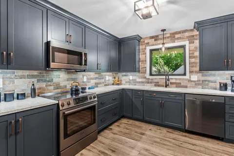 $425,000 | 12 Oak Shore Drive, Burnsville, MN 55306