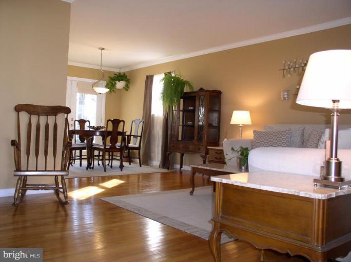 425 Brownell Road Middle River, MD 21220 - Photo 3 of 18 Living Room