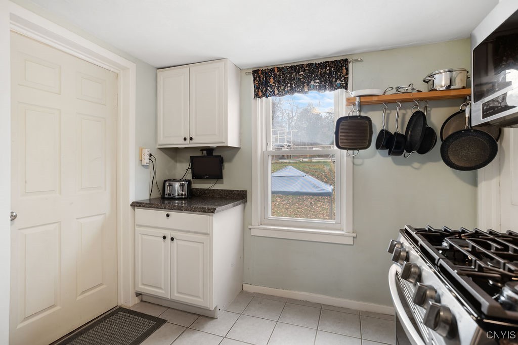 5591 Thompson Road DeWitt, NY 13214 - Photo 11 of 34