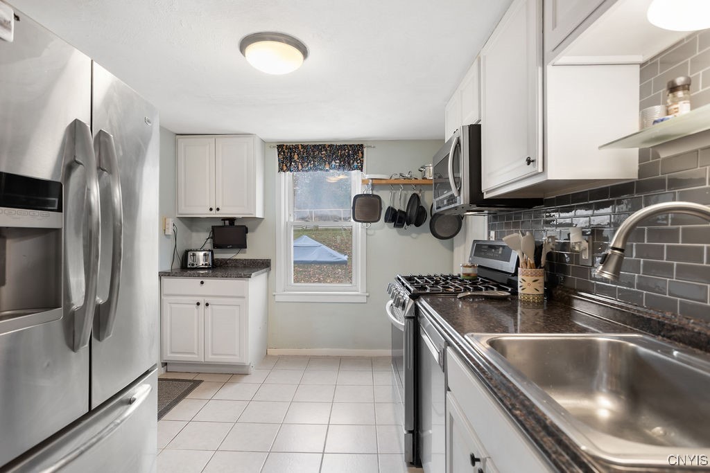 5591 Thompson Road DeWitt, NY 13214 - Photo 10 of 34