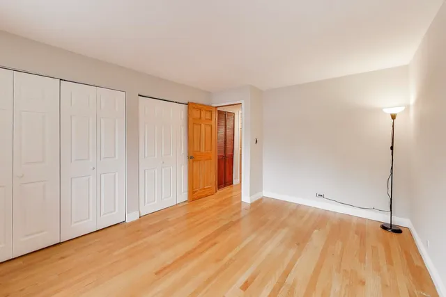 $230,000 | 9420 Bay Colony Drive, Unit 2E, Des Plaines, IL 60016