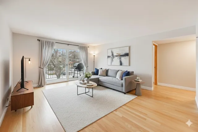 $230,000 | 9420 Bay Colony Drive, Unit 2E, Des Plaines, IL 60016