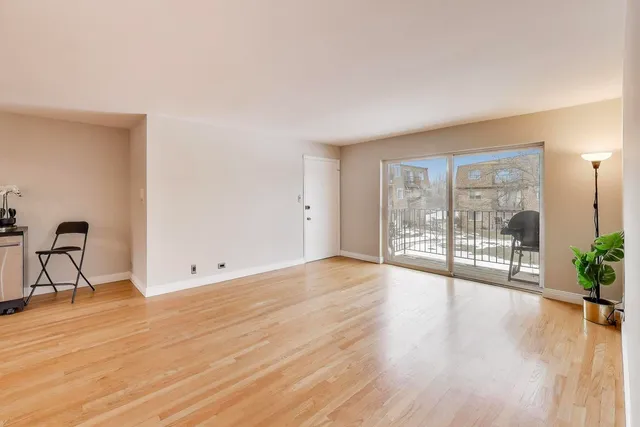 $230,000 | 9420 Bay Colony Drive, Unit 2E, Des Plaines, IL 60016