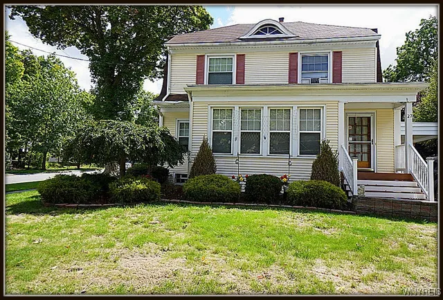 $309,000 | 27 Bloomingdale Avenue, Newstead, NY 14001