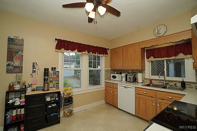 $309,000 | 27 Bloomingdale Avenue, Newstead, NY 14001