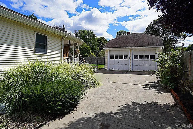 $309,000 | 27 Bloomingdale Avenue, Newstead, NY 14001