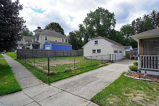 $309,000 | 27 Bloomingdale Avenue, Newstead, NY 14001