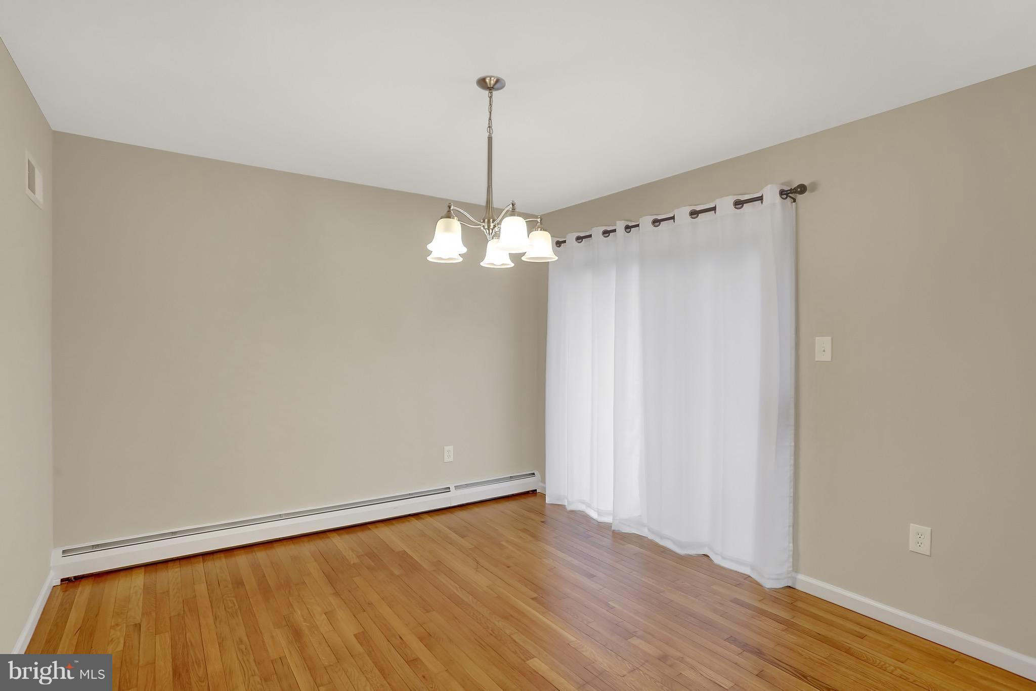 13351 Kingsman Road Woodbridge, VA 22193 - Photo 8 of 30 Dining Room