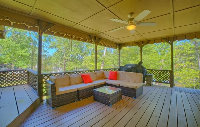 $475,000 | 400 Hickory Hill Drive, Burkeville, TX 75932