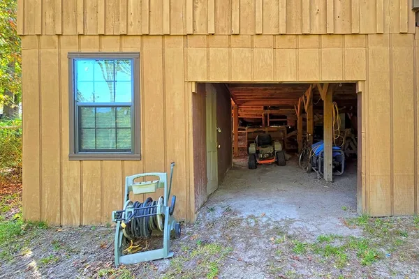 $425,000 | 400 Hickory Hill Drive, Burkeville, TX 75932