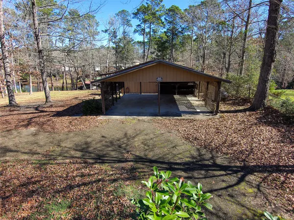 $425,000 | 400 Hickory Hill Drive, Burkeville, TX 75932