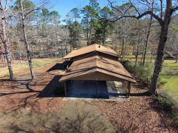 $425,000 | 400 Hickory Hill Drive, Burkeville, TX 75932