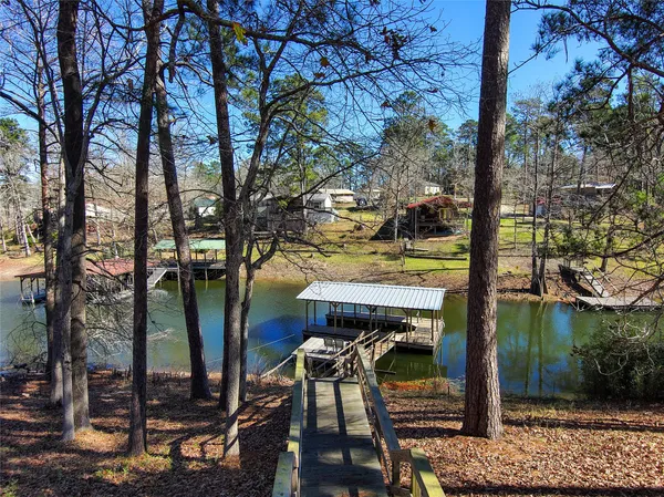 $425,000 | 400 Hickory Hill Drive, Burkeville, TX 75932