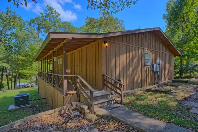 $475,000 | 400 Hickory Hill Drive, Burkeville, TX 75932