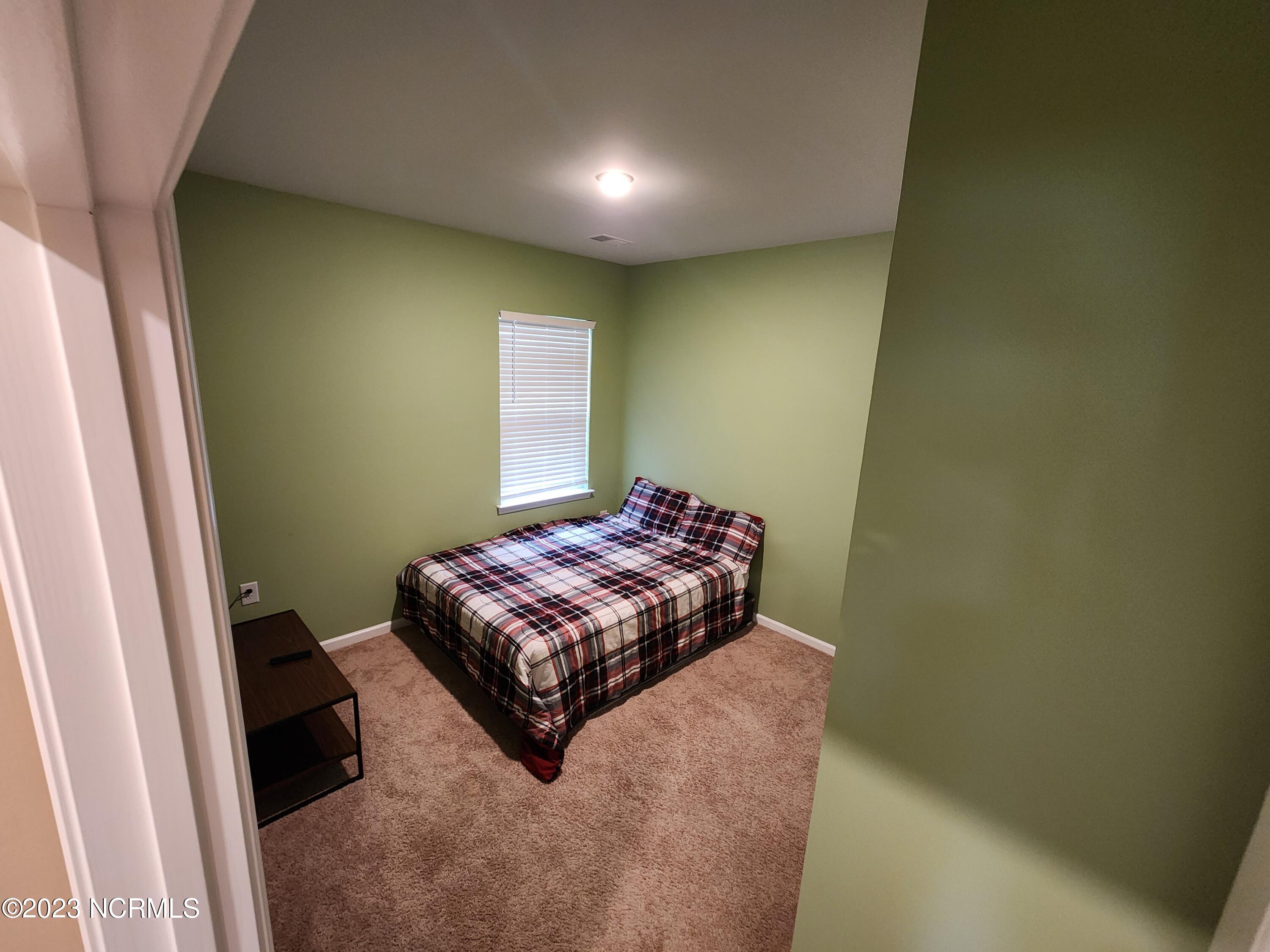 409 Frida Road New Bern, NC 28560 - Photo 7 of 21 20230217_143007