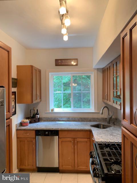 3528 Gunston Road Alexandria, VA 22302 - Photo 8 of 37